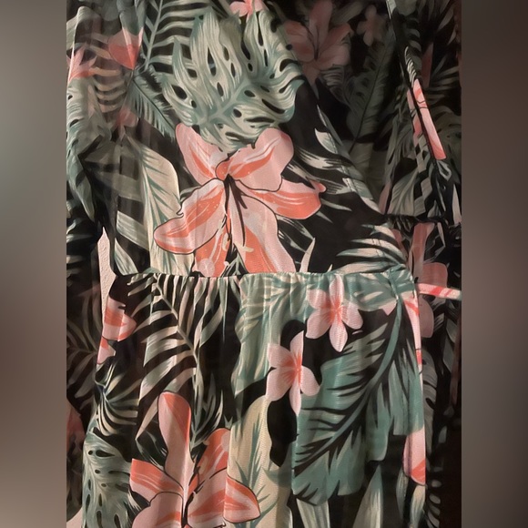 Hawaiian print kimono cover up! - Picture 3 of 5